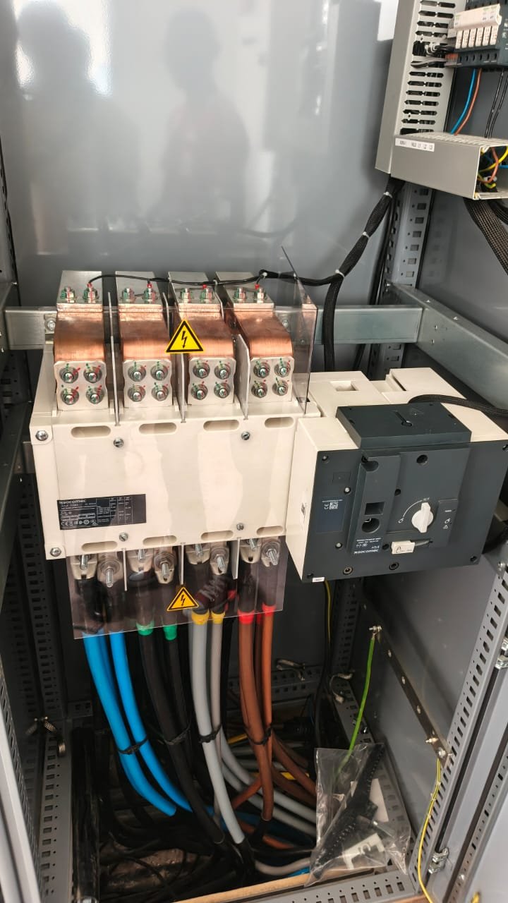 Inverseur de source automatique